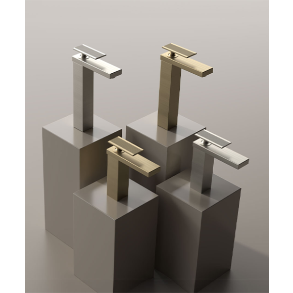 Baños sofisticados en tonos claros, elegancia sensorial y diseño contemporáneo